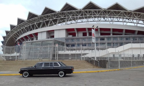 Estadio-Nacional-de-Costa-Rica-MERCEDES-300D-LANG-LIMOSINA26c4590d57dff06f.jpg