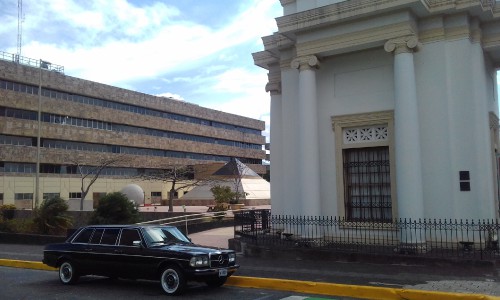 Supreme-Court-Justice-building-San-Jose-Costa-Rica.-MERCEDES-300D-LANG-LIMOUSINE-TOURSdb50cf1df911da17.jpg